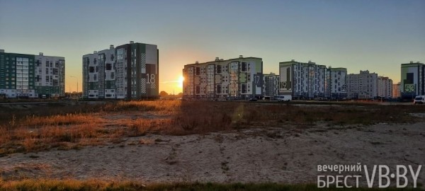 Сочными красками заиграл новый район близ медицинского комплекса в брестском «Заречье»