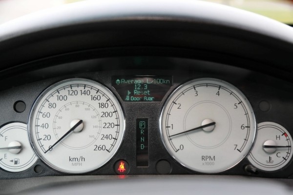 Белорус купил списанный милицией Chrysler 300С, а теперь его восстанавливает. Зачем?