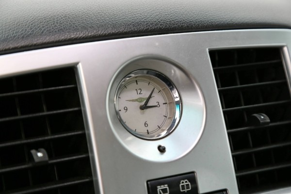 Белорус купил списанный милицией Chrysler 300С, а теперь его восстанавливает. Зачем?