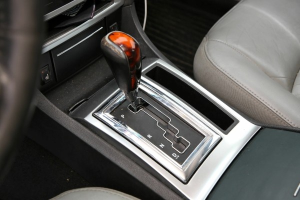 Белорус купил списанный милицией Chrysler 300С, а теперь его восстанавливает. Зачем?