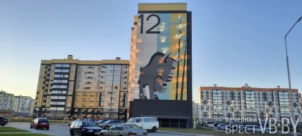 Сочными красками заиграл новый район близ медицинского комплекса в брестском «Заречье»