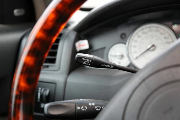 Белорус купил списанный милицией Chrysler 300С, а теперь его восстанавливает. Зачем?