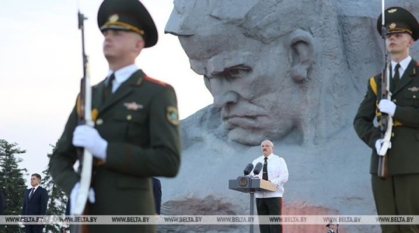 Лукашенко прибыл в Брестскую крепость Лукашенко прибыл в Брестскую крепость