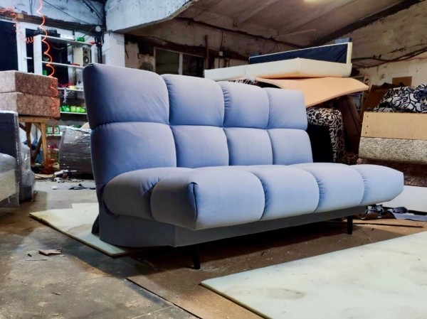 Эти волшебники превращают старые диваны в новые! Фото работ мастерской по реставрации мебели Эти волшебники превращают старые диваны в новые! Фото работ мастерской по реставрации мебели