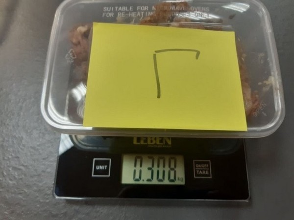 Сколько мяса в белорусской тушенке? Показываем, что внутри банок от трех производителей продукта Сколько мяса в белорусской тушенке? Показываем, что внутри банок от трех производителей продукта