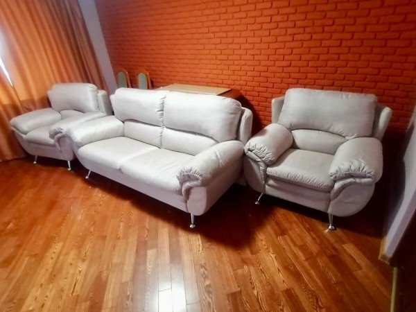 Эти волшебники превращают старые диваны в новые! Фото работ мастерской по реставрации мебели Эти волшебники превращают старые диваны в новые! Фото работ мастерской по реставрации мебели