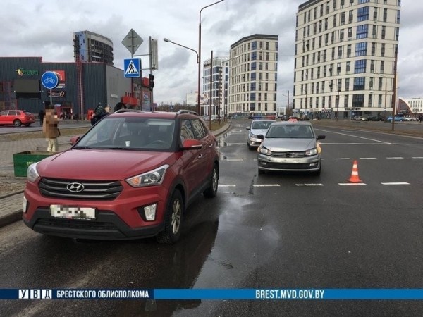 Стали известны подробности сегодняшних ДТП с участием такси в Бресте Стали известны подробности сегодняшних ДТП с участием такси в Бресте