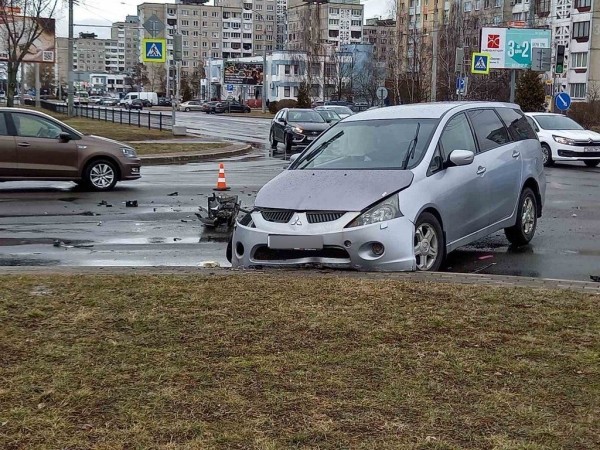 Читатель: Авария в Бресте с участием такси
Читатель: Авария в Бресте с участием такси