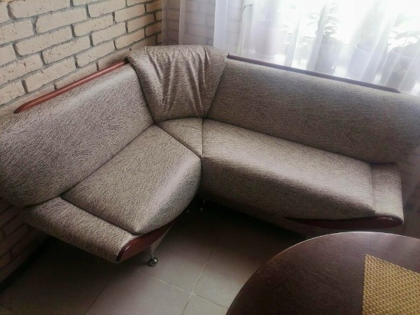 Эти волшебники превращают старые диваны в новые! Фото работ мастерской по реставрации мебели Эти волшебники превращают старые диваны в новые! Фото работ мастерской по реставрации мебели