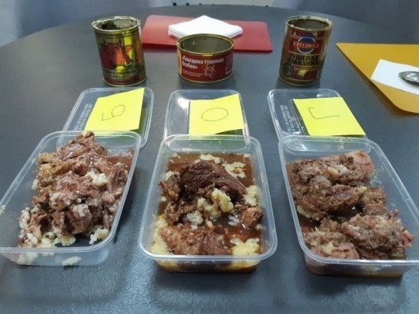 Сколько мяса в белорусской тушенке? Показываем, что внутри банок от трех производителей продукта Сколько мяса в белорусской тушенке? Показываем, что внутри банок от трех производителей продукта