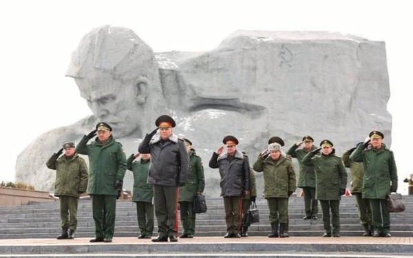 На полигоне «Брестский» отработали эпизод «по уничтожению незаконных вооруженных формирований» На полигоне «Брестский» отработали эпизод «по уничтожению незаконных вооруженных формирований»