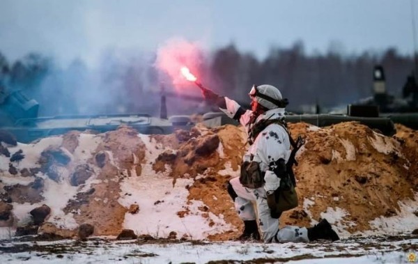 На полигоне «Брестский» отработали эпизод «по уничтожению незаконных вооруженных формирований» На полигоне «Брестский» отработали эпизод «по уничтожению незаконных вооруженных формирований»