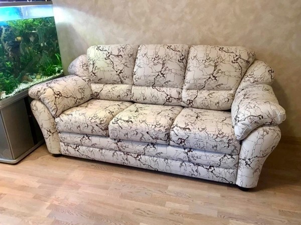 Эти волшебники превращают старые диваны в новые! Фото работ мастерской по реставрации мебели Эти волшебники превращают старые диваны в новые! Фото работ мастерской по реставрации мебели