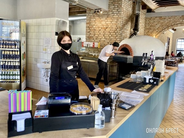 Весенний праздник 8 марта со вкусом итальянских блюд из помпейской печи. Пиццерия «Mozzarella» приглашает брестчан отпраздновать вместе