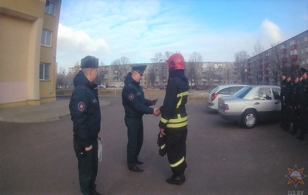 В Бресте прошли соревнования спасателей по скоростному подъему на высотное здание В Бресте прошли соревнования спасателей по скоростному подъему на высотное здание