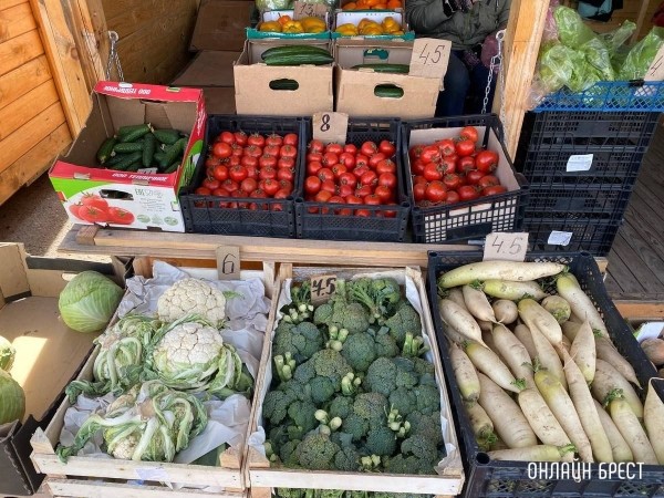 
                Читатель: Что почем на рынке за ЦУМом в Бресте
            