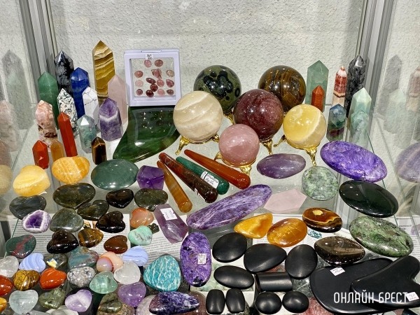 Экспозиция, которая вас удивит! Большой фоторепортаж с выставки «В мире самоцветов» в Бресте, посвященной эксклюзивным украшениям