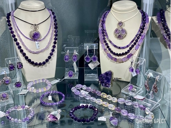 Экспозиция, которая вас удивит! Большой фоторепортаж с выставки «В мире самоцветов» в Бресте, посвященной эксклюзивным украшениям