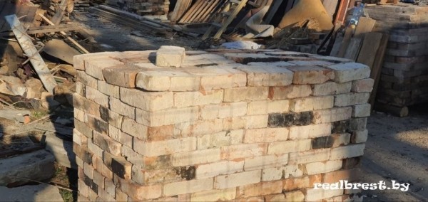 На улице Карбышева в Бресте снесли старый дом и планируют построить пятиэтажку с высоким уровнем комфорта На улице Карбышева в Бресте снесли старый дом и планируют построить пятиэтажку с высоким уровнем комфорта