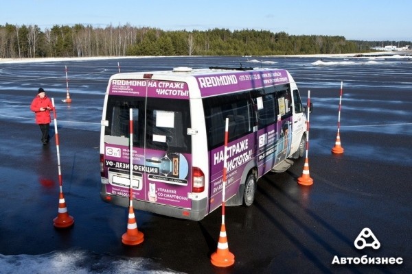 «Они же профессионалы с опытом, поэтому настроены критично». Как маршрутчиков учат безопасной езде