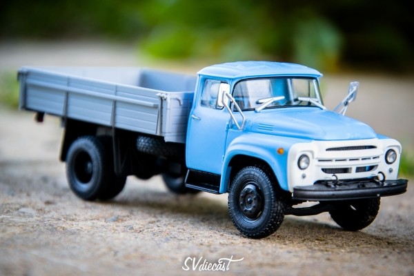 Более 850 штук… Учитель истории из деревни рассказал, как стал коллекционером машинок (много красивых фото и видео)