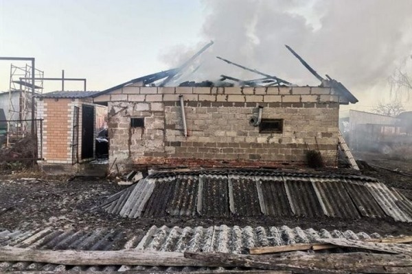 В Кобринском районе огонь уничтожил или повредил 6 строений и автомобиль В Кобринском районе огонь уничтожил или повредил 6 строений и автомобиль