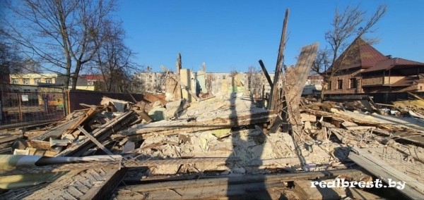 На улице Карбышева в Бресте снесли старый дом и планируют построить пятиэтажку с высоким уровнем комфорта На улице Карбышева в Бресте снесли старый дом и планируют построить пятиэтажку с высоким уровнем комфорта