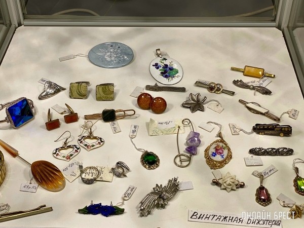 Экспозиция, которая вас удивит! Большой фоторепортаж с выставки «В мире самоцветов» в Бресте, посвященной эксклюзивным украшениям