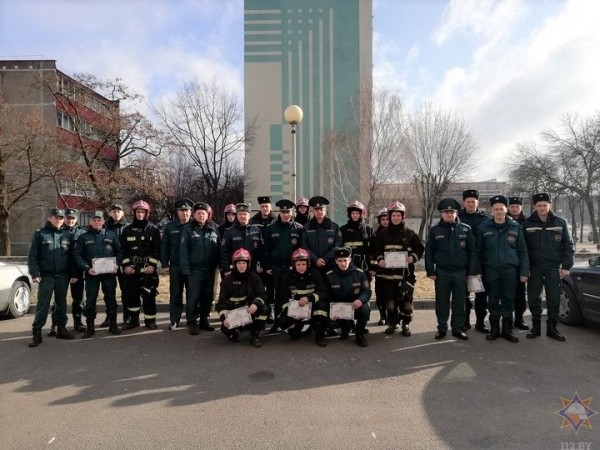 В Бресте прошли соревнования спасателей по скоростному подъему на высотное здание В Бресте прошли соревнования спасателей по скоростному подъему на высотное здание