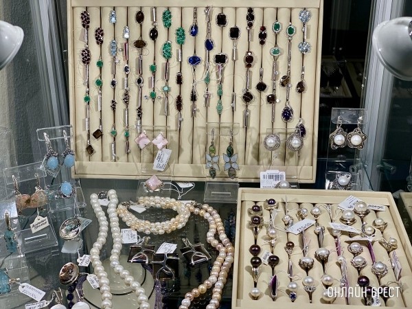 Экспозиция, которая вас удивит! Большой фоторепортаж с выставки «В мире самоцветов» в Бресте, посвященной эксклюзивным украшениям