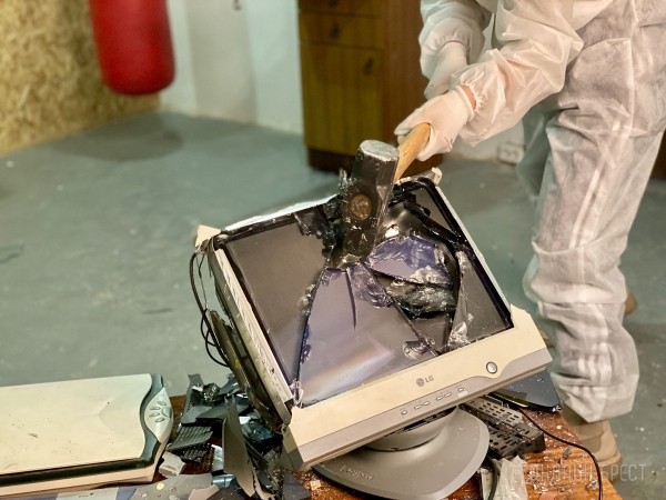 Где снять стресс? В Бресте появилось место под названием «VXLAM», где можно дать волю своим эмоциям Где снять стресс? В Бресте появилось место под названием «VXLAM», где можно дать волю своим эмоциям