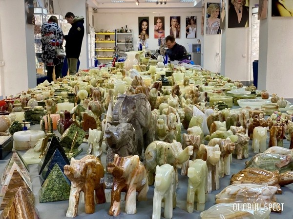 Экспозиция, которая вас удивит! Большой фоторепортаж с выставки «В мире самоцветов» в Бресте, посвященной эксклюзивным украшениям