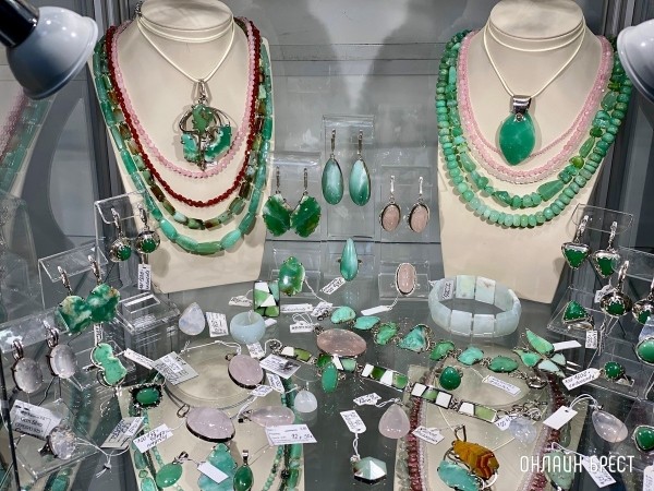 Экспозиция, которая вас удивит! Большой фоторепортаж с выставки «В мире самоцветов» в Бресте, посвященной эксклюзивным украшениям