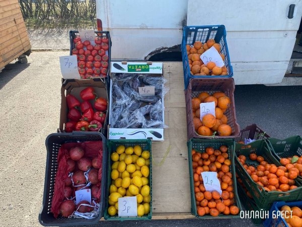 
                Читатель: Что почем на рынке за ЦУМом в Бресте
            