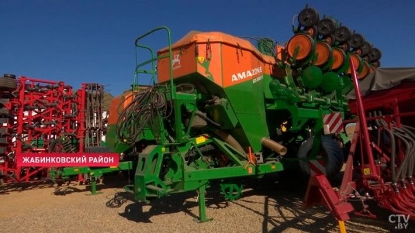 В Брестской области выборочно начали сев ранних яровых культур. Зачем хозяйства пошли на эксперимент с погодой? В Брестской области выборочно начали сев ранних яровых культур. Зачем хозяйства пошли на эксперимент с погодой?