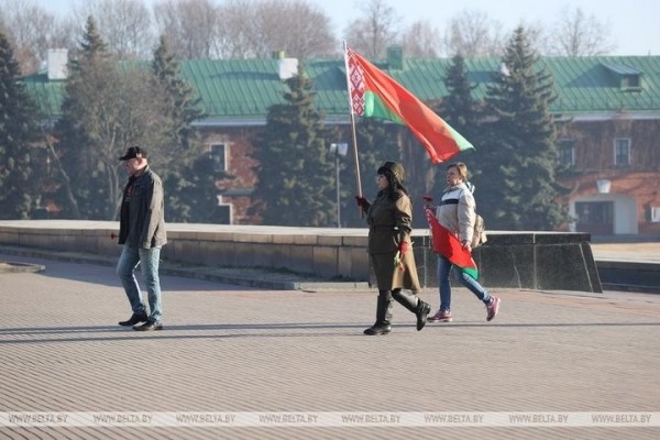 Участники автопробега ко дню Хатынской трагедии стартовали от Брестской крепости Участники автопробега ко дню Хатынской трагедии стартовали от Брестской крепости