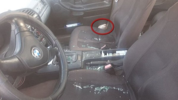 Житель частного дома не выдержал шума и бросил камень в проезжавший мимо BMW Житель частного дома не выдержал шума и бросил камень в проезжавший мимо BMW