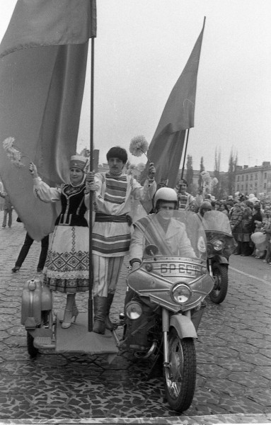 Первомайская демонстрация в Бресте, начало 80-х гг
Первомайская демонстрация в Бресте, начало 80-х гг