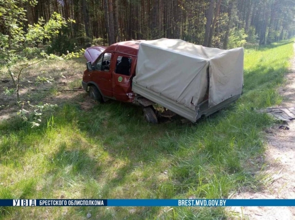 Под Брестом произошло жесткое ДТП. 23-летняя девушка на BMW не справилась с управлением Под Брестом произошло жесткое ДТП. 23-летняя девушка на BMW не справилась с управлением