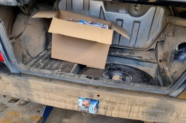 Белорус спрятал сигареты в моторе своего автомобиля и поехал в Польшу. Посмотрите на эти тайники Белорус спрятал сигареты в моторе своего автомобиля и поехал в Польшу. Посмотрите на эти тайники