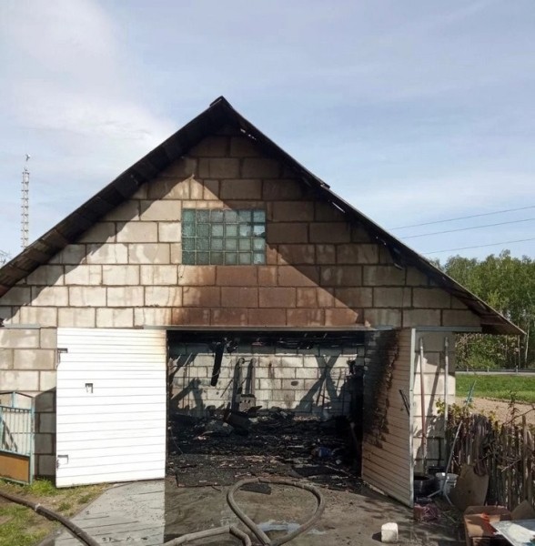В деревне Бараны Ивацевичского района горел гараж В деревне Бараны Ивацевичского района горел гараж
