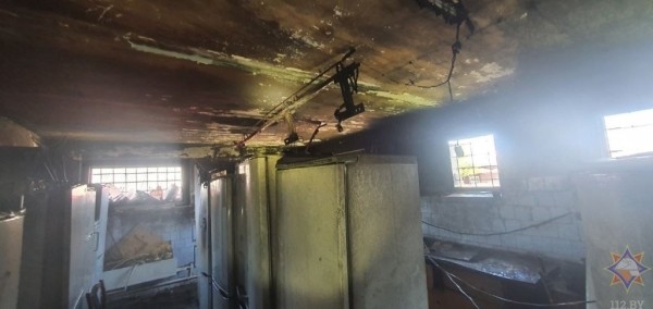 В Пинске пожарная сигнализация обнаружила пожар в здании по ремонту бытовой техники В Пинске пожарная сигнализация обнаружила пожар в здании по ремонту бытовой техники