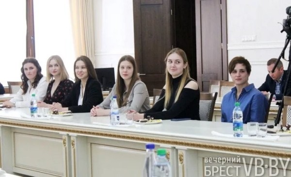 «Ковры Бреста» в будущем снова смогут стать титульным спонсором женского брестского волейбола «Ковры Бреста» в будущем снова смогут стать титульным спонсором женского брестского волейбола