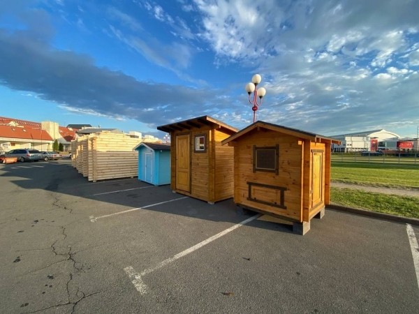 Брест. На площадке у Легкоатлетического манежа идёт подготовка к выставке-ярмарке «Садовый Маркет» Брест. На площадке у Легкоатлетического манежа идёт подготовка к выставке-ярмарке «Садовый Маркет»