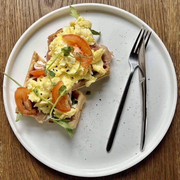 Невероятно вкусные фирменные вафли и кофе наивысшего качества. Двухэтажная кофейня «Таполі» по ул. 17 сентября приглашает брестчан в гости Невероятно вкусные фирменные вафли и кофе наивысшего качества. Двухэтажная кофейня «Таполі» по ул. 17 сентября приглашает брестчан в гости