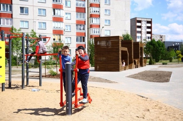 В одном из микрорайонов Бреста появился «Зеленый остров» В одном из микрорайонов Бреста появился «Зеленый остров»