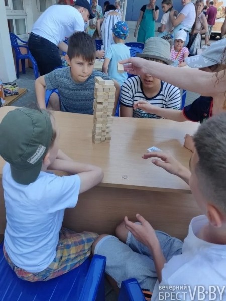 Книжные радости очень умелых ручек познавались в Бресте