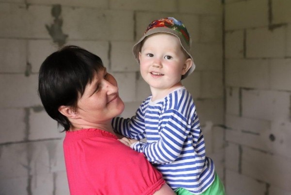 Узнали, что изменилось в жизни юного героя Ромы Когодовского после пожара