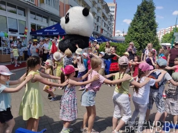 Книжные радости очень умелых ручек познавались в Бресте