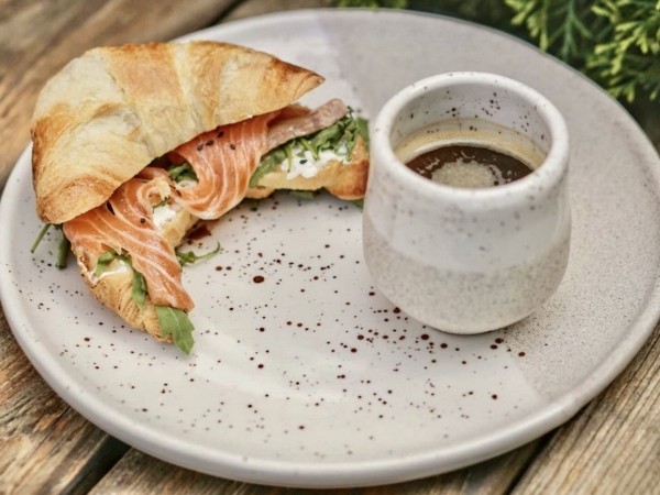 Невероятно вкусные фирменные вафли и кофе наивысшего качества. Двухэтажная кофейня «Таполі» по ул. 17 сентября приглашает брестчан в гости Невероятно вкусные фирменные вафли и кофе наивысшего качества. Двухэтажная кофейня «Таполі» по ул. 17 сентября приглашает брестчан в гости